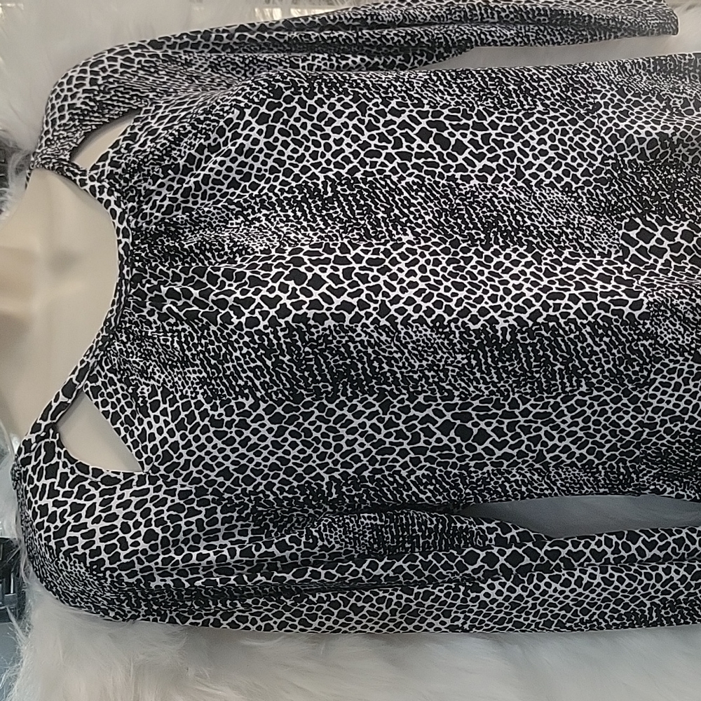 Mid-sleeve pattern dress
